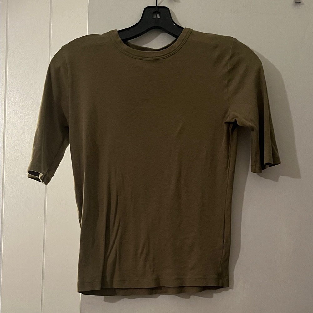 Vince Short Sleeve Tee in olive